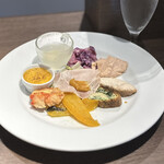 トラットリア チェーロ - ・前菜の盛り合わせ（トウガンとオクラの冷製スープ付き）