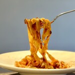 トラットリア チェーロ - オリーブとケッパーのチリトマトソース・麺