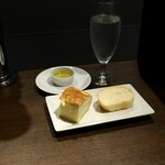 トラットリア チェーロ - ②バゲットとじゃがいものフォカッチャ