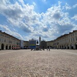 Ristorante SCAT_TO - Piazza San Carlo 南南西に向いて