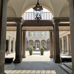 Ristorante SCAT_TO - 店は、この Palazzo に入っている (向かって右側)