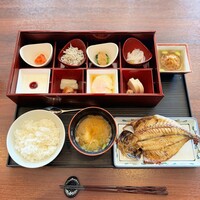 日本料理 初海 - 