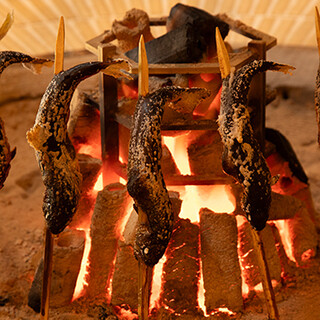 食材の旨味を極限まで引き出す。炭火で丁寧に炙った鮮魚