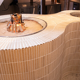 ひょうたん型の囲炉裏で目と耳で愉しむライブ感