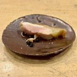 焼鳥 谷口 - もも肉　胡椒の塩漬け