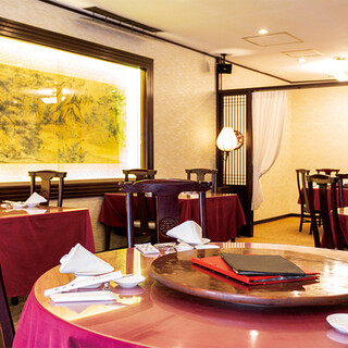 1階レストランでは約300種類のアラカルトもご用意