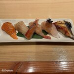すし酒場すさび湯 - サーモン､鱸､赤海老､縞鯵､鰻のにぎり