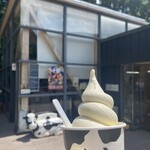 富良野チーズ工房 アイスミルク工房 - 