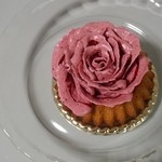 川東菓子店 - 思わず飾っておきたくなるような造形美です