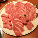 焼肉芝浦 - 宮崎尾崎牛のリブロース と 鳥取和牛オレイン５５のリブロース