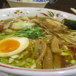 ラーメン武藤製麺所 - ワンタンメン（醤油味）