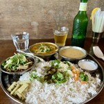 スパイス・ツリー - 本日のプレートの御姿　2杯目のビールはハートランド