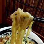 俺の中華たなか家 - 麺リフト⤴️冷たく❄〆られた自家製太麺に冷たい❄醤油スープが絡んで旨し(๑´ڡ`๑)