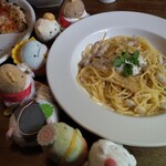 窯右衛門 - 山盛りフライドポテトとすみっコ達。