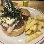 HYOE'S BURGERS + FRIES - 山椒バター@1,500