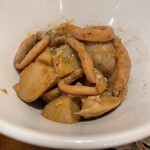 肉バル 栗坊 一宮本店 - 里芋とイカの煮付け