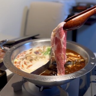 中国の漢方・薬膳使用。体に優しいこだわりスープ《京薬膳鍋》