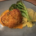 Tommy Bahama Restaurant, Bar & Store - 