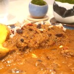 熟成スパイス薬膳カレーと生プリンの店 ８こまち。 - 和牛薬膳カレーアップ