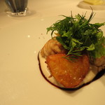 レフェルヴェソンス - 鱈の白子と子ジャガイモのフリット､燻製ブランダードのピュレとピマンデスプレット､唐墨と香りの葉