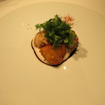 レフェルヴェソンス - 鱈の白子と子ジャガイモのフリット､燻製ブランダードのピュレとピマンデスプレット､唐墨と香りの葉