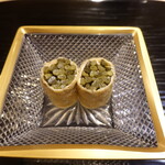 富小路 やま岸 - 干しぜんまいのしのだ巻き