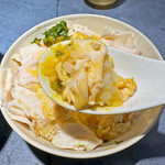 うずとかみなり - 卵が地鶏有精卵になってから、力強さが増した「なま親子丼」