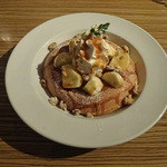 アネア　カフェ - バナナとクルミのパンケーキ