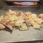 ホルモン料理専門處 利根屋 - 