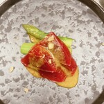 鮨処 凜 - 生本鮪の卵黄ソースと栗山アスパラ