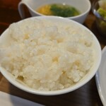 キッチン ブルー グローブ - ご飯大盛りのアップ