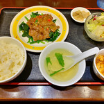 mama - 国産牛肉とほうれん草のサーチャジャン炒め