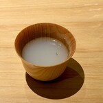 匠 進吾 - いつもの、蜆汁。
      味噌汁もいいけど、この蜆汁もたまりません。