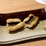 匠 進吾 - この肉厚な穴子！
      握りにするには大きいサイズを、こうして味噌漬けで焼いてくれます。
      これまた旨い！
      穴子そのものの味は、こちらの方が感じやすいかも。