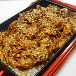 リーズデリ - 料理写真:柔らか牛カルビ丼398円 情熱価格6Pチーズ198円