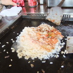 江戸前汽船 もんじゃ屋形船 - キムチチャーハン