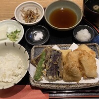 天麩羅 なか江 - 今日の小鉢は、きんぴら