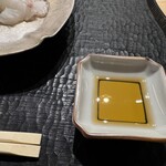 ひがしやま 司 - 味変でお醤油をつけて