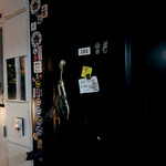 酒場 みんなの黄ちゃん - ドア