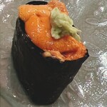 木挽町 とも樹 - 利尻の馬糞ウニ。本山葵はラッコが勝手にトッピングしました
