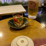 256276663 - 先付け？アミューズ？鱧湯引き腹子と肝と夏野菜の煮凝り