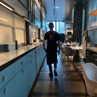 THE UPPER - 案内され9階予約席へ