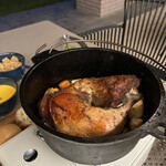 CRAFT HOTEL 瀬戸内 - 骨付鶏のダッチオーブン