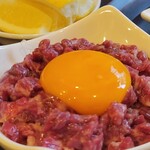 ホルモン焼肉 ばぶ - ユッケ