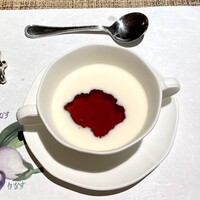 南蛮 銀圓亭 - 夏はパリソワールである！　冷たい煮凝り状のスープほど、酒（冷酒です）に合うものがあろうか、いや、ない、と古文の定法　#二重否定は強い肯定　でつぶやかずにいられない