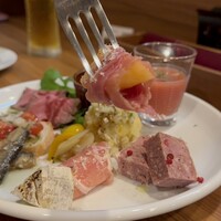 洋食ビストロ 一方美人 - 生ハムメロンめちゃ美味しいの