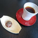 ラ・ボンヌターブル - チョコとラズベリー、たこ焼き風2