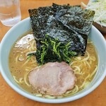 町田家 - ラーメン 並