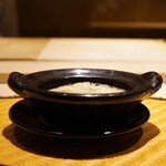 炎水 - セットされたのはアツアツに煮えたぎる雑炊。