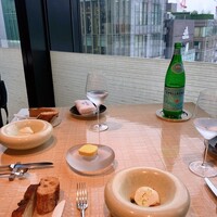 ベージュ アラン・デュカス 東京 - 